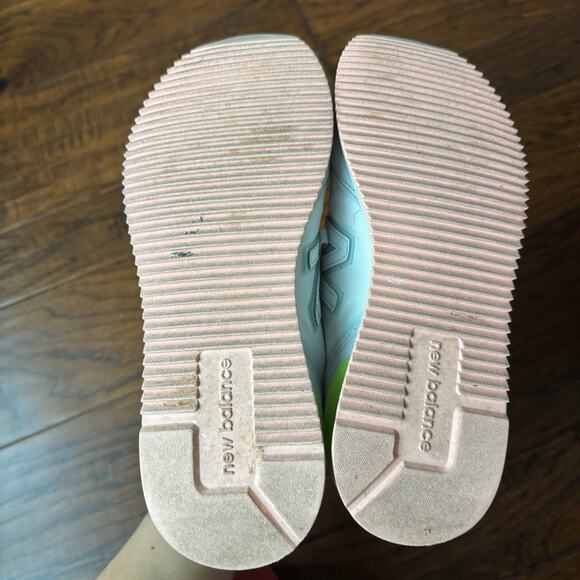 New Balance Women’s Sola Sleek V1 Sneaker Sz 7 Athletic Athleisure Running - Picture 5 of 9